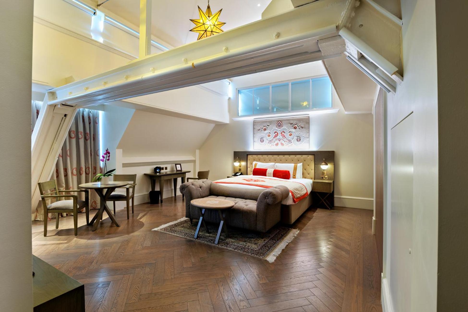 Lalit-suite